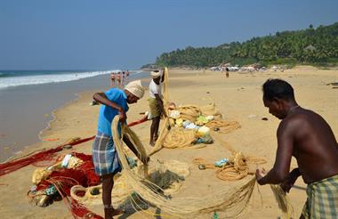 Fishing with net, Chowara Beach,_DSC_9605_H600